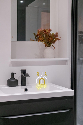 Bathroom 2, Merkland Stay - SJA Stays - Modern 2 Bed Apartment, Aberdeen