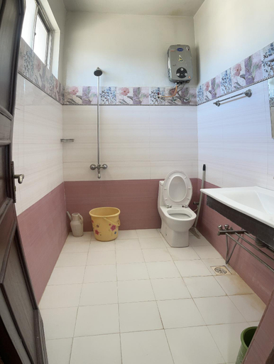 Bathroom 3, Crown Castle Peshawar, Peshawar