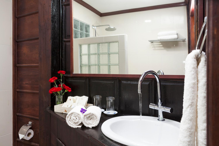 Bathroom 4, Chandara Boutique Hotel, Vientiane