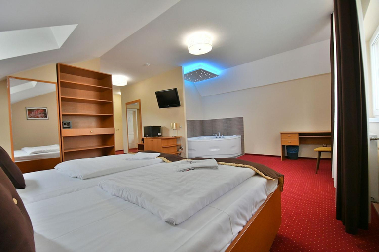 Bedroom 2, Hotel Platan, Székesfehérvár