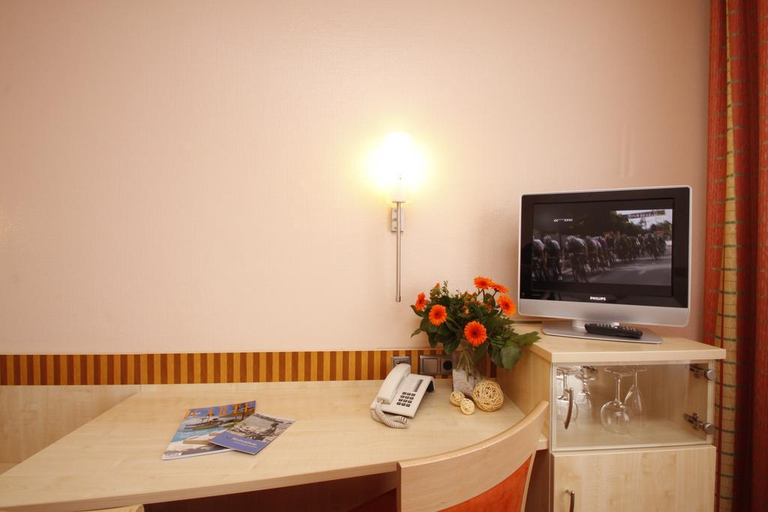 Bedroom 3, Hotel Kaiserhof Wesel, Wesel