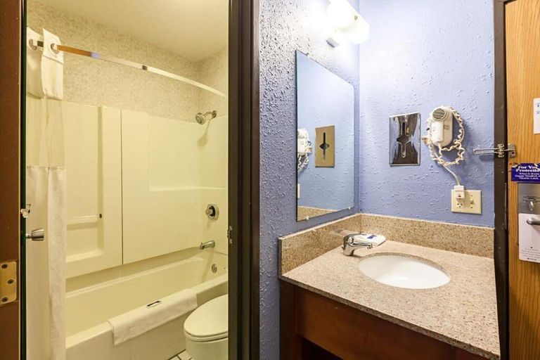Bathroom 4, Motel 6 Milwaukee Wi Glendale, Milwaukee