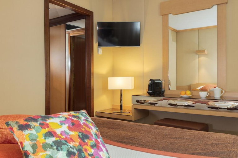 Bedroom, Hotel du Beryl, Lons-le-Saunier, Jura