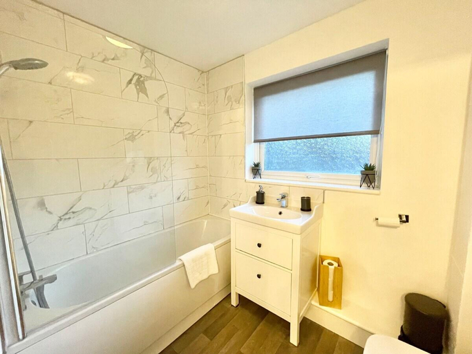 Bathroom 2, Haven House, Kent