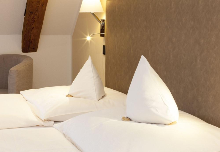 Bedroom 2, Romantik Hotel Johanniter-Kreuz, Bodenseekreis