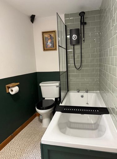 Bathroom 3, Bottles Lodge, Northumberland