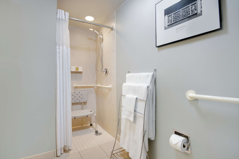 Bathroom 4, DoubleTree by Hilton Stamford, Fairfield
