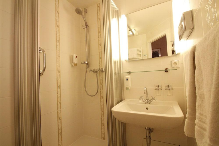 Bathroom 3, Bio Boutique Hotel Barbara, Freiburg im Breisgau