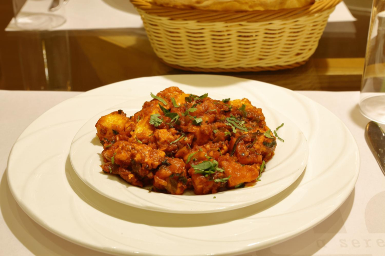Food & Drinks 5, 440 a serene stay, Ahmadabad