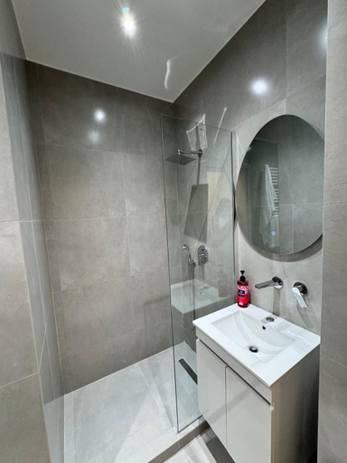 Bathroom 2, Luxe Haven Suites 1, Central Macedonia