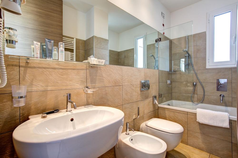 Bathroom 3, Hotel Adlon - FRONTE MARE, Rimini