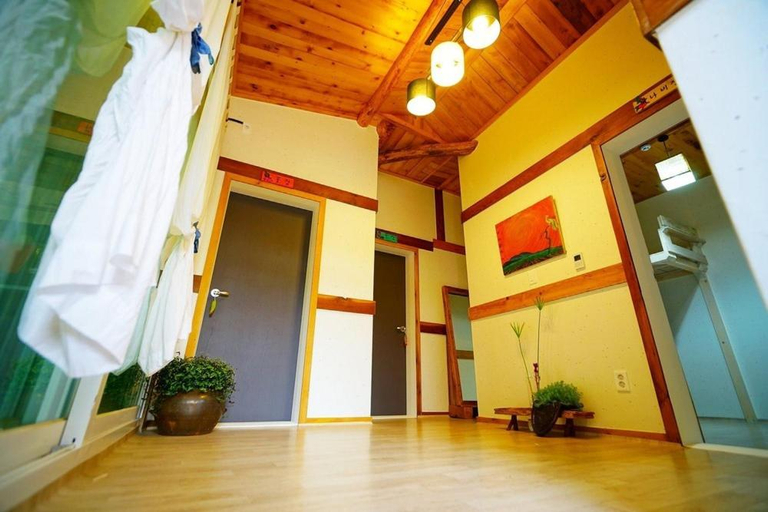 Others 4, Jeonju Hanok Village Daldaljam Guesthouse, Jeonju