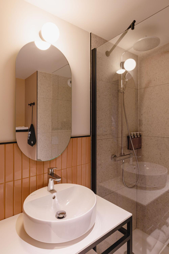 Bathroom 5, TRIBE Lyon Croix Rousse, Rhône