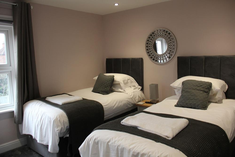 Bedroom 2, The Prince Of Wales, Buckinghamshire