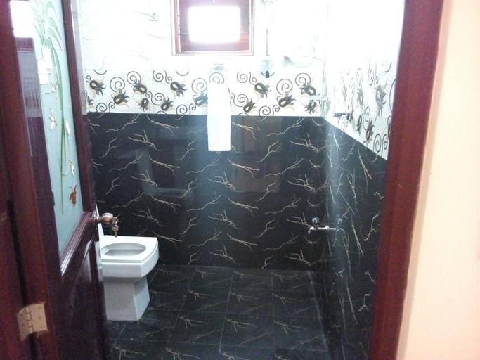 Bathroom 3, Yaluwa Tourist Rest & cooking class, N. Palatha East