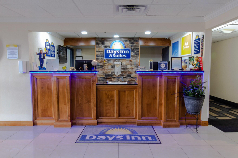 Public Area 3, Days Inn & Suites by Wyndham Commerce, Banks