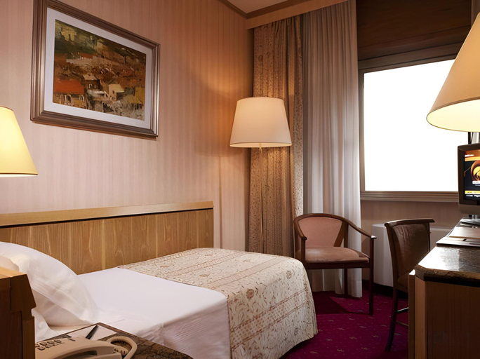 Bedroom 2, Hotel Beverly Hills Rome, Roma