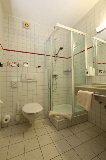 Bathroom 3, Hotel Am Westend, Ortenaukreis
