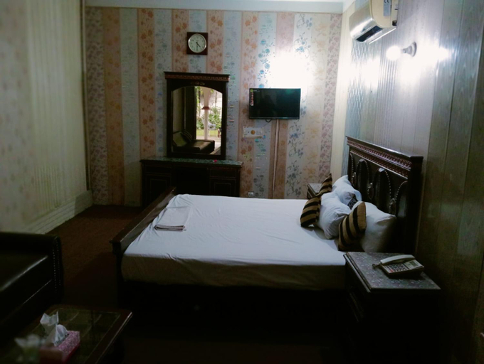 Bedroom 2, New Kingston Motel, Lahore