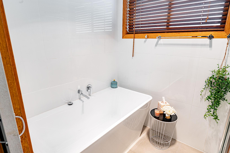 Bathroom 3, Hideaway at Hepburn, Hepburn - East