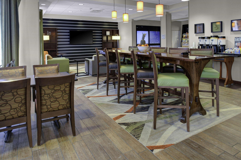 Food & Drinks 5, Hampton Inn Elkhorn, Walworth
