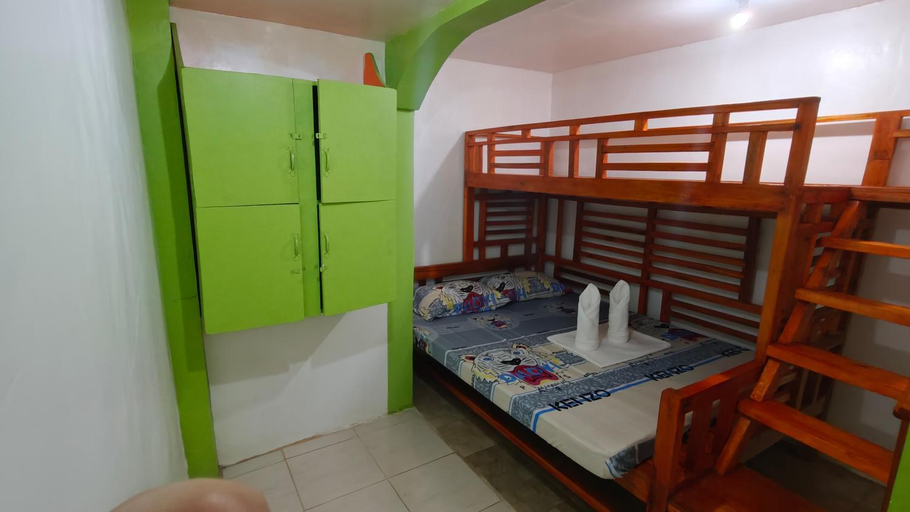 Bedroom 2, Guanna s Place, Daanbantayan