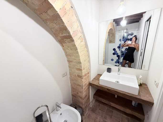 Bathroom 4, Exclusive Pool-open All Year-spoleto Biofarm-slps 8-village shops, bar1 km, Perugia