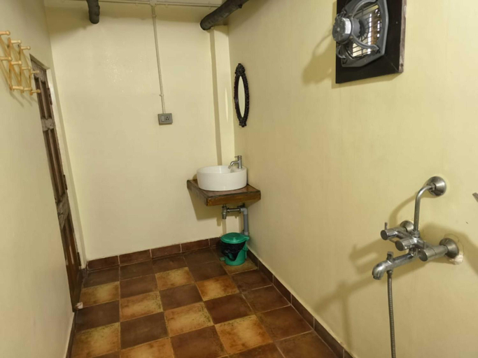 Bathroom 5, Gram Bangla Retreat, South 24 Parganas