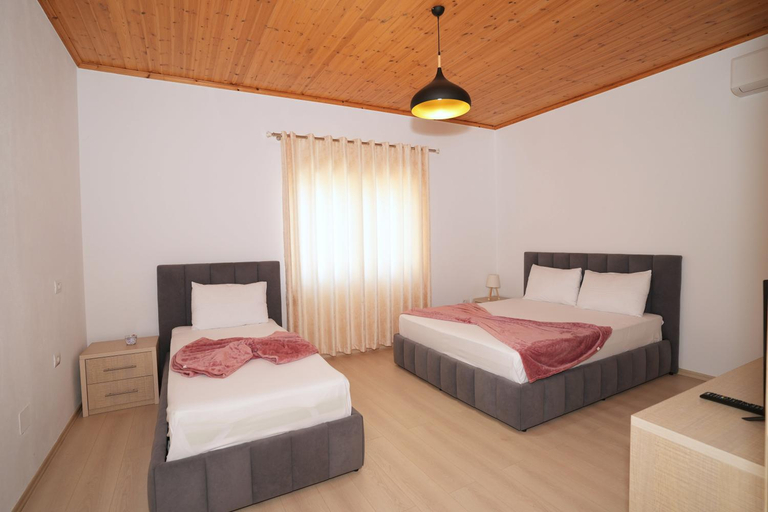 Bedroom 2, Jons Apartment, Gjirokastrës