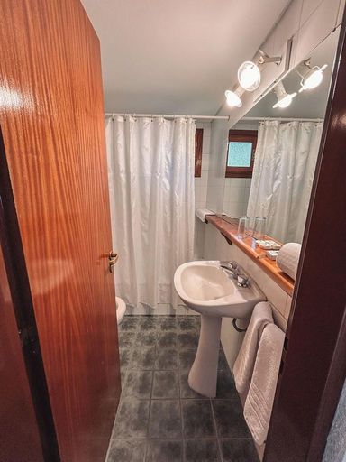 Bathroom 4, Hotel Catedral Patagonia Ski & Wellness, Bariloche