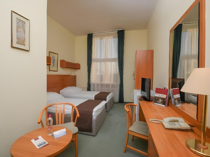 Bedroom 3, Hotel Millenium, Budapesti
