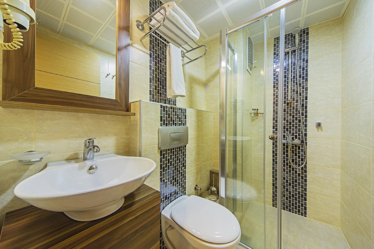 Bathroom 5, Pera Arya Hotel, Beyoğlu