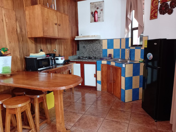 Others 4, Natural Pacific Suites, private family rooms, Aguirre