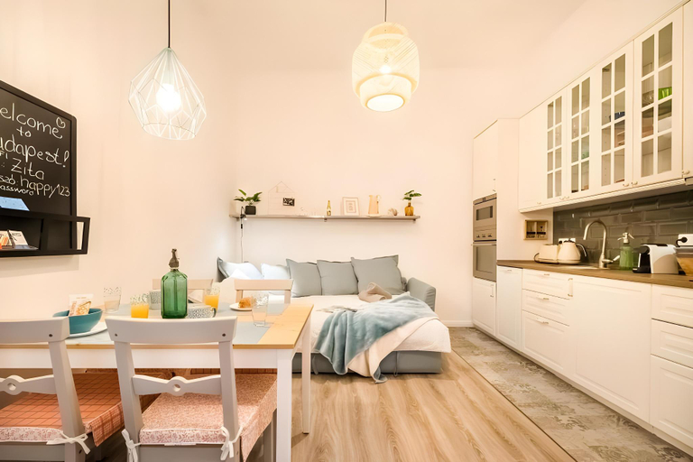 Others 3, St. Stephen Boulevard Apartment next to Danube, Budapesti
