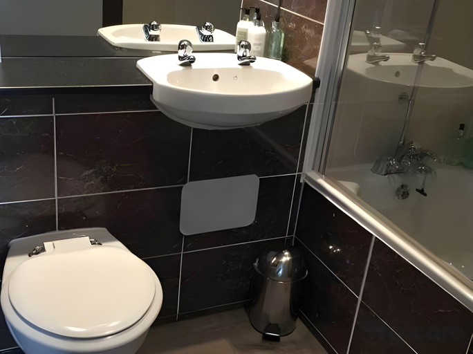 Bathroom 4, The Gailes Hotel & Spa, North Ayrshire