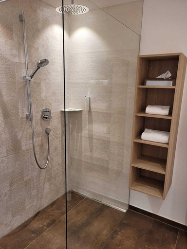 Bathroom 4, Romantik Hotel Johanniter-Kreuz, Bodenseekreis