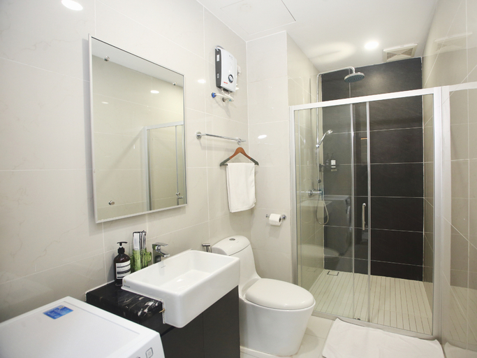 Bathroom 4, Cozy Beach Escape: 2BR Muji Gem, Johor Bahru