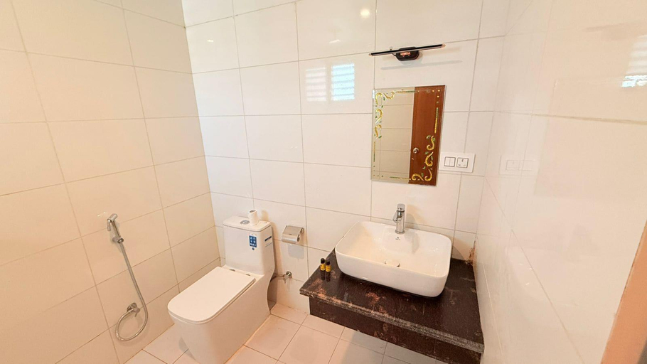 Bathroom 4, Hotel Little Buddha, Lumbini