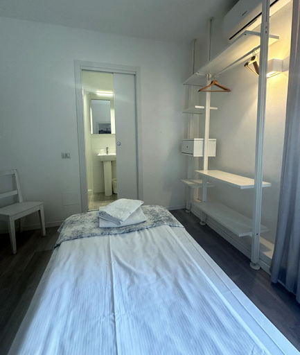 Bedroom 2, Albergo del Pozzo, Modena
