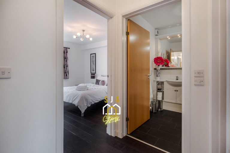 Others 3, Portland Pad - SJA Stays - Modern 2 Bed Apartment, Aberdeen