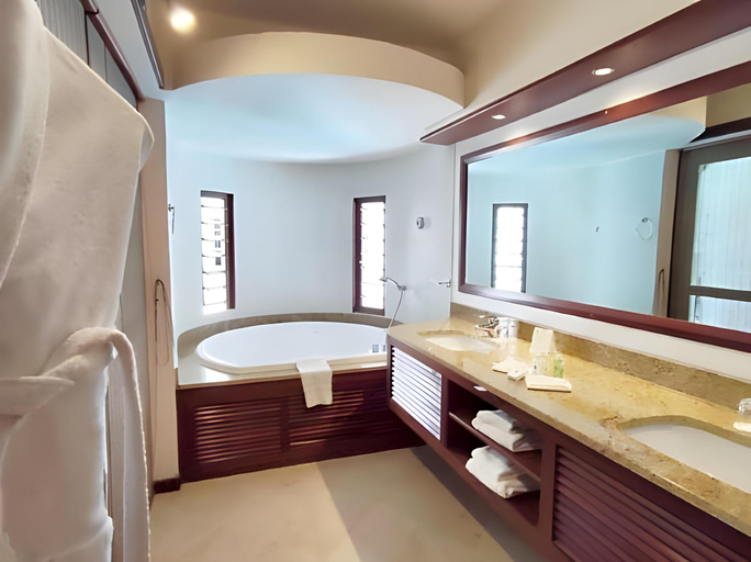 Bathroom 4, Le Saint Alexis **** Hotel & Spa, Saint-Paul