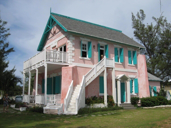 Exterior & Views 2, Winfield Manor 3 Bedroom Home