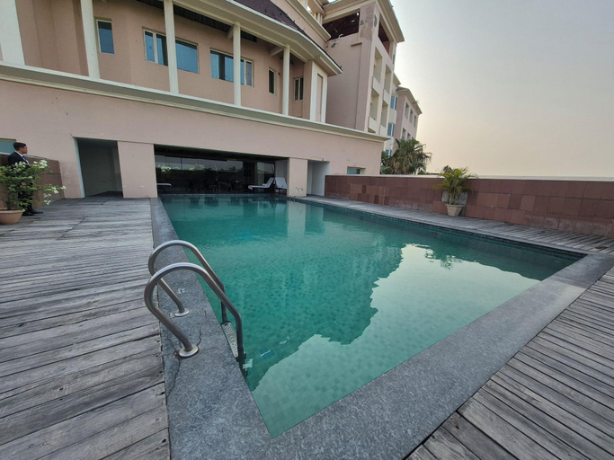 Sport & Beauty 2, Godwin Meerut, Meerut