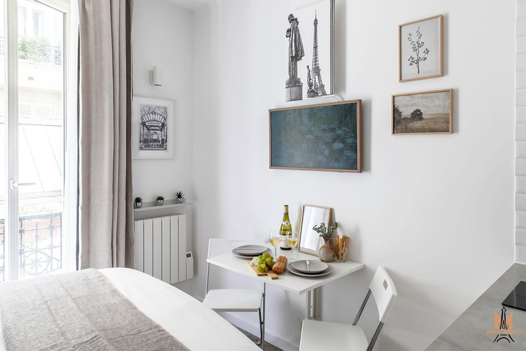 Bedroom 2, Montmartre Apartments, Paris