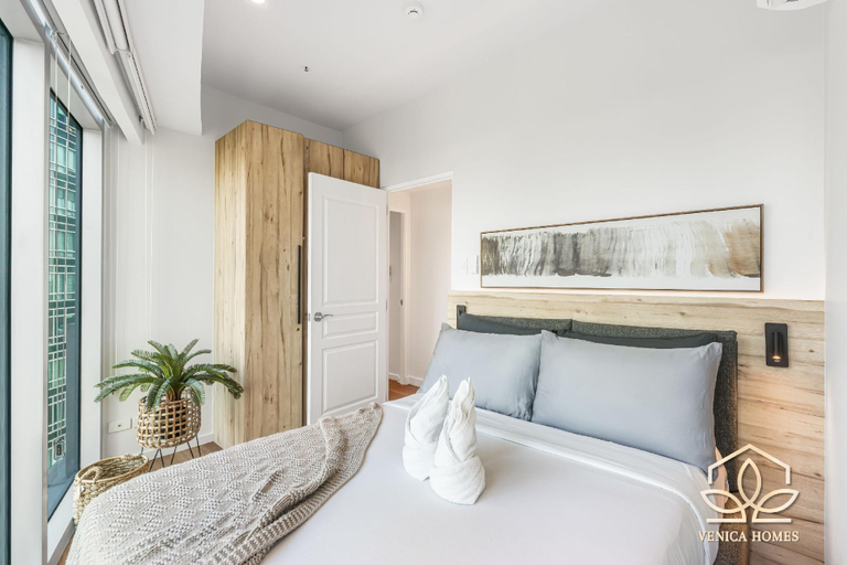 Bedroom 3, Vibrant Oasis with the best view in BGC + Netflix, Taguig