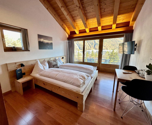 Bedroom 2, Laagers Hotel Garni, Maloja
