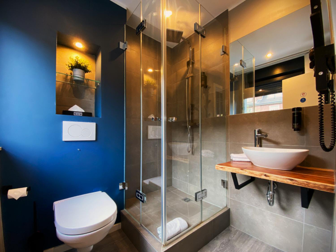 Others 2, Liro Hotel Moers, Wesel