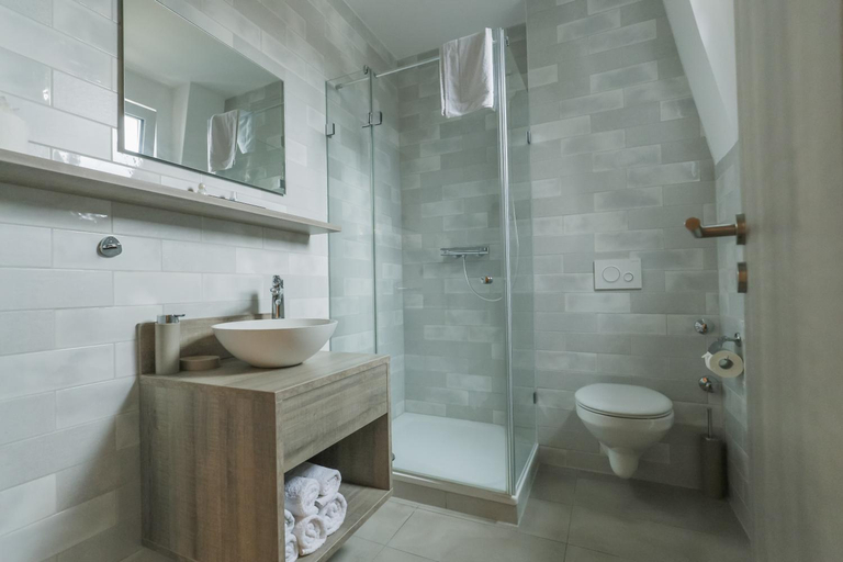 Bathroom 3, Liebig-Hotel, Gießen