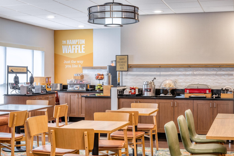 Food & Drinks 5, Hampton Inn Portland East, Multnomah