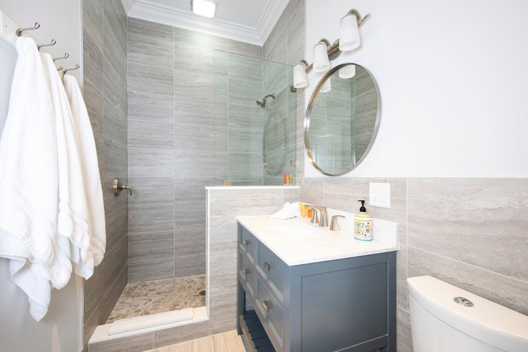 Bathroom 4, Salty Dolphin 4 Bedroom Home